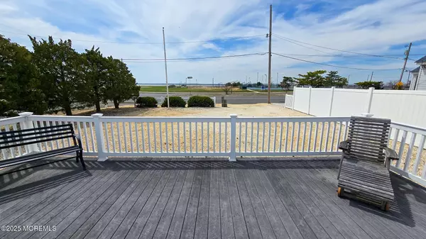 Lavallette, NJ 08735,907 Bay Boulevard