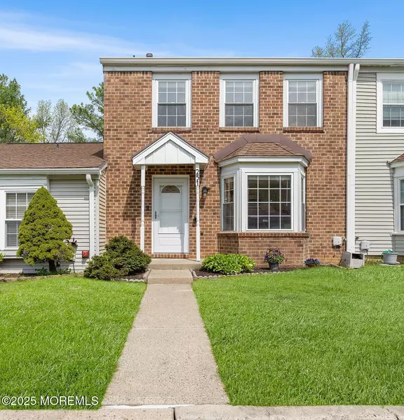 251 Chaucer Court, Old Bridge, NJ 08857