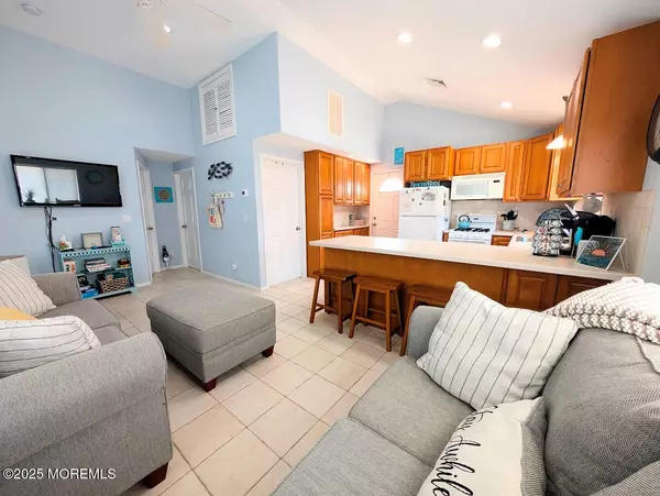 Lavallette, NJ 08735,31 E Cormorant Way