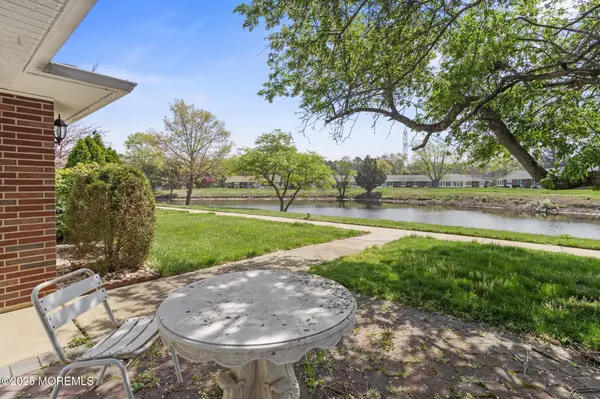 Lakewood, NJ 08701,293 Malvern Court E