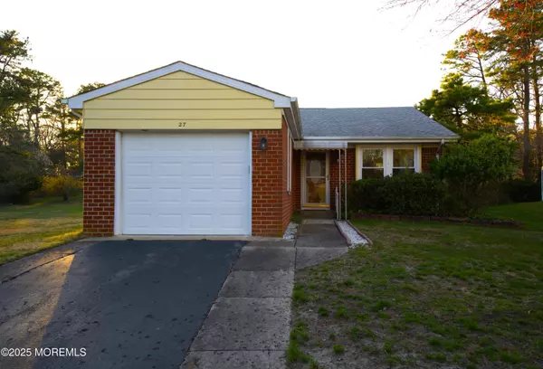 27 Moccasin Drive, Whiting, NJ 08759
