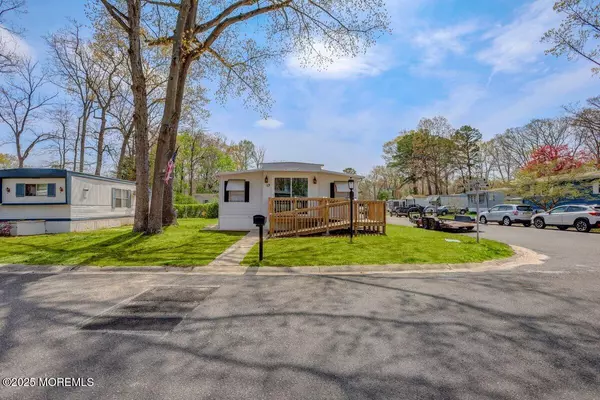 Jackson, NJ 08527,13 Nicholas Boulevard