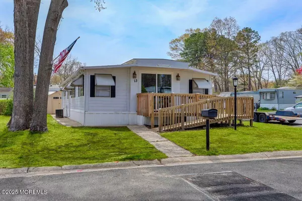 Jackson, NJ 08527,13 Nicholas Boulevard