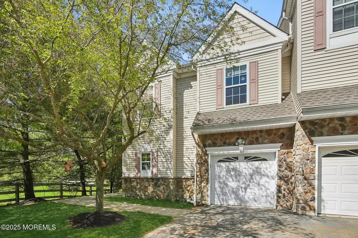 Matawan, NJ 07747,8 Russell Court
