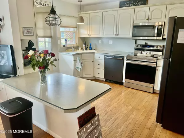 Lakewood, NJ 08701,1028 Shetland Drive