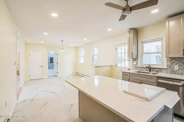 Englishtown, NJ 07726,6 Laurel Lane