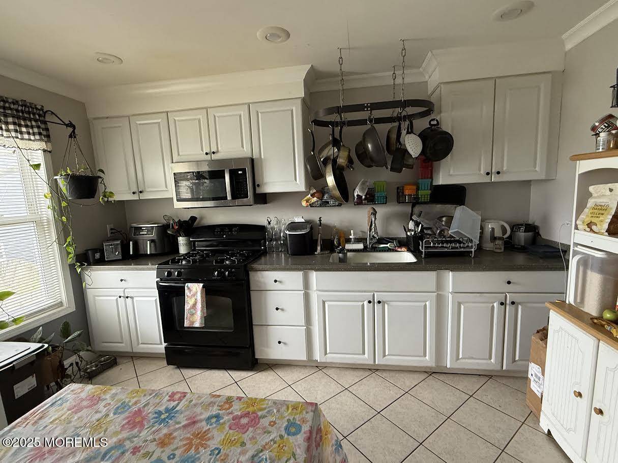 Keansburg, NJ 07734,4 Beachway Avenue