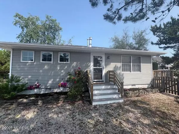 Manahawkin, NJ 08050,14 Jonathan Drive
