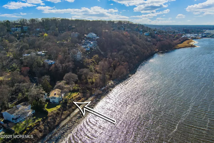2 Bayside Drive, Atlantic Highlands, NJ 07716