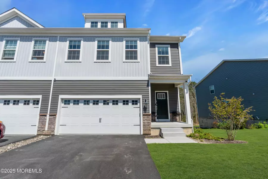 18 Avalon Lane, Jackson, NJ 08527