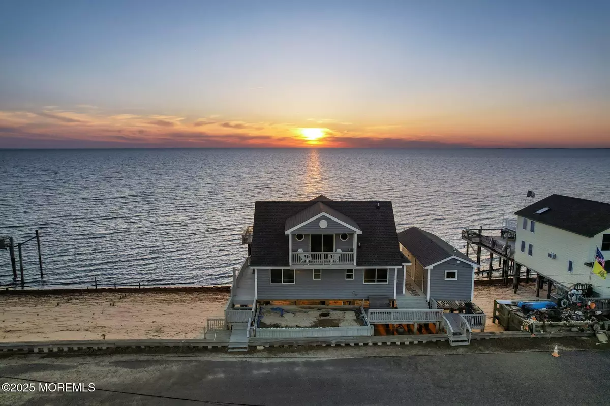 Cape May Court House, NJ 08210,27 S Beach Drive