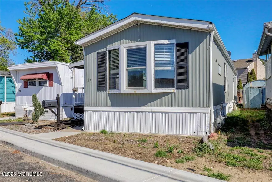 19 Mary Ann Court, Hazlet, NJ 07734