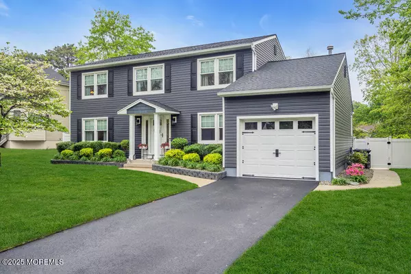 Manahawkin, NJ 08050,1066 Driftwood Avenue