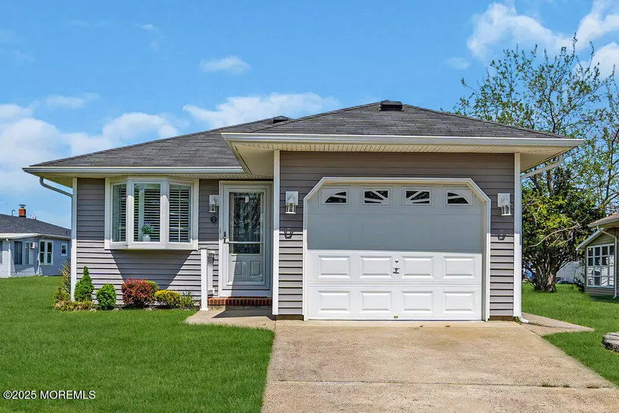 7 Venezia Street, Toms River, NJ 08757