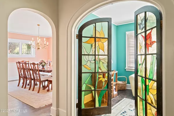 Little Silver, NJ 07739,6 Garden Road