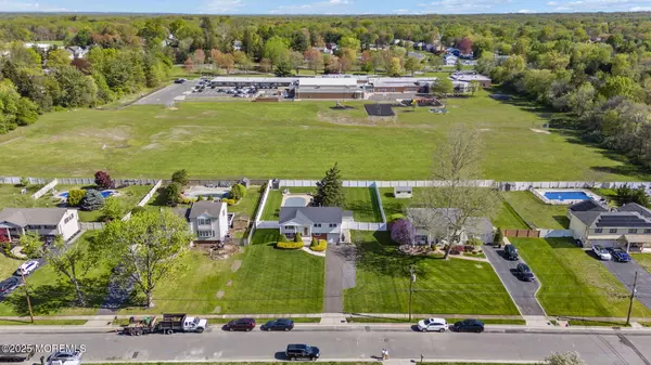 Manalapan, NJ 07726,34 Kipling Way