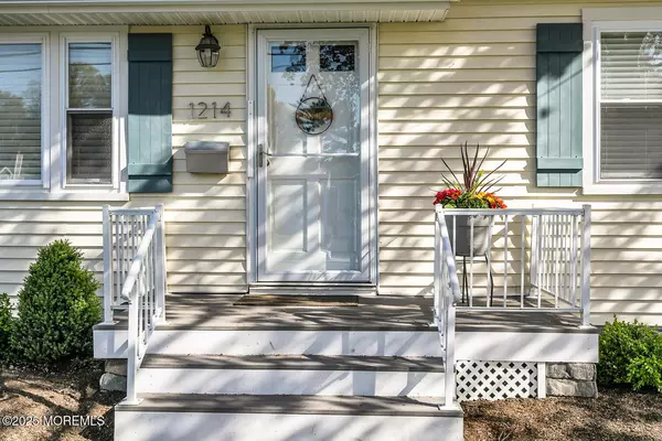 Spring Lake Heights, NJ 07762,1214 Crosby Road