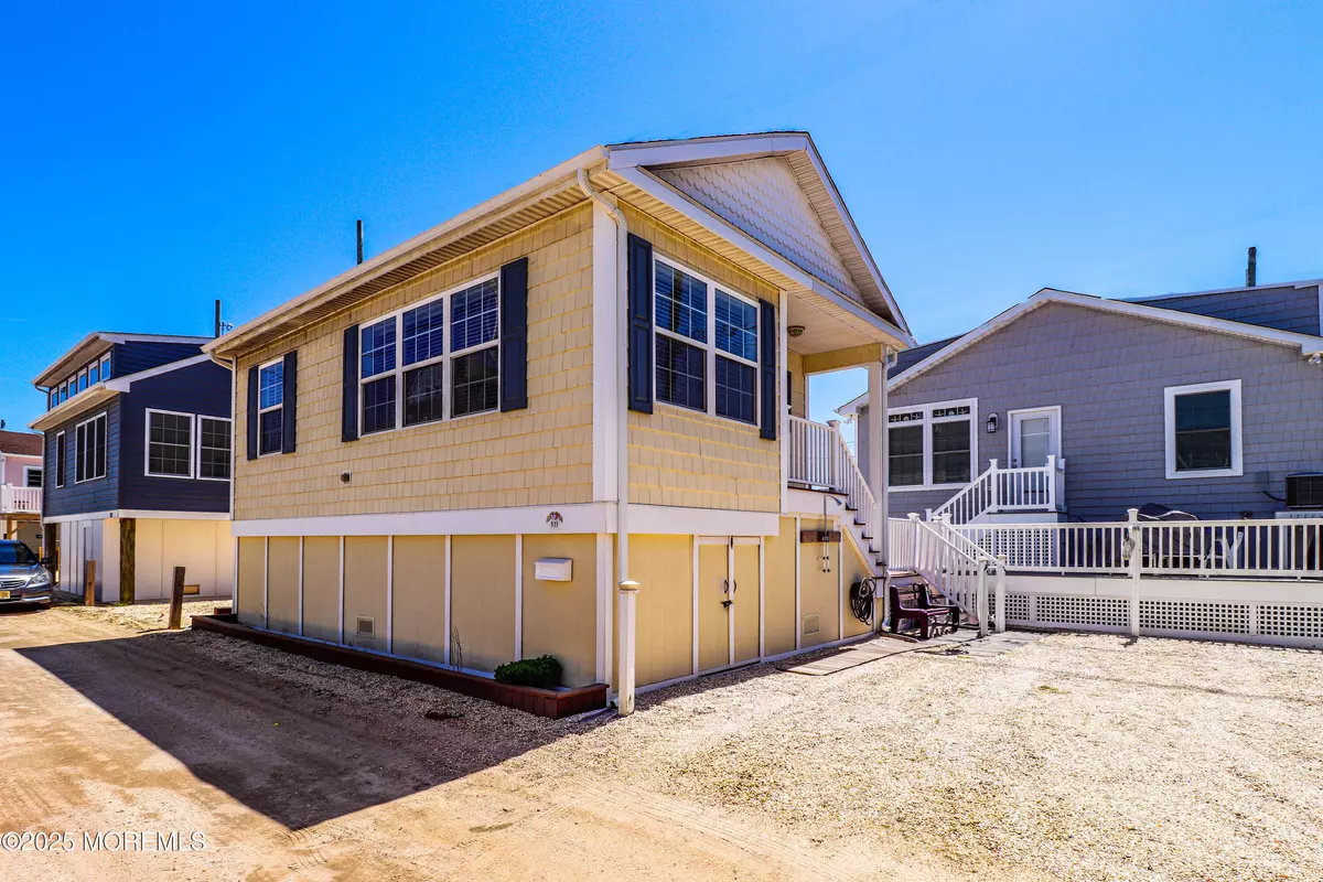 Lavallette, NJ 08735,109 W Kingfisher Way