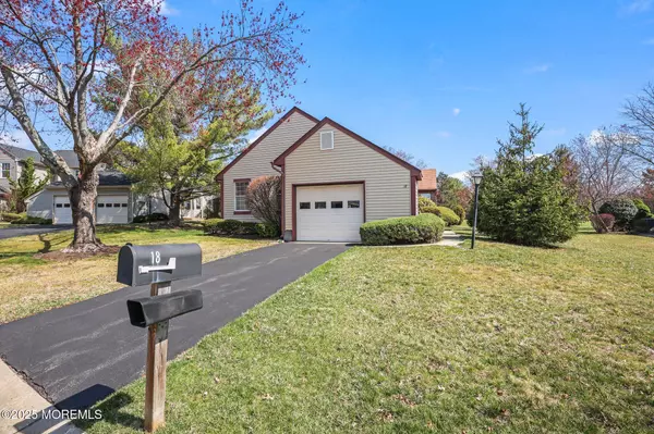 Monroe, NJ 08831,18 Yorkshire Drive