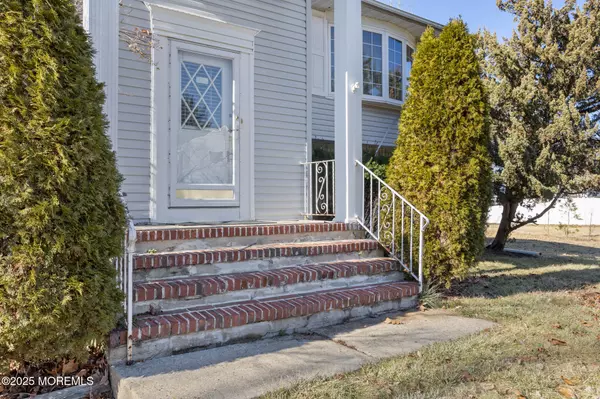 Freehold, NJ 07728,52 Yorke Court
