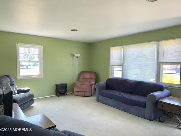 Toms River, NJ 08757,12 Norfolk Drive