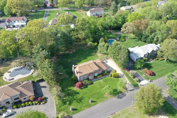 Holmdel, NJ 07733,11 Woodhollow Drive