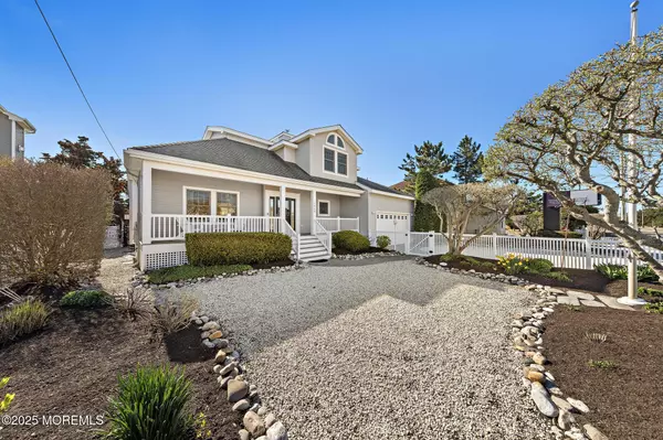 Barnegat Light, NJ 08006,2808 Central Avenue