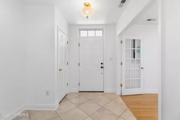 Delanco, NJ 08075,9 Swan Court