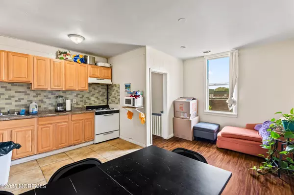 Long Branch, NJ 07740,288 Morris Avenue