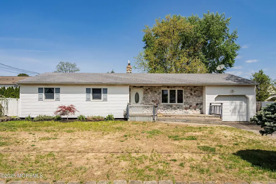 833 6th Avenue, Toms River, NJ 08757