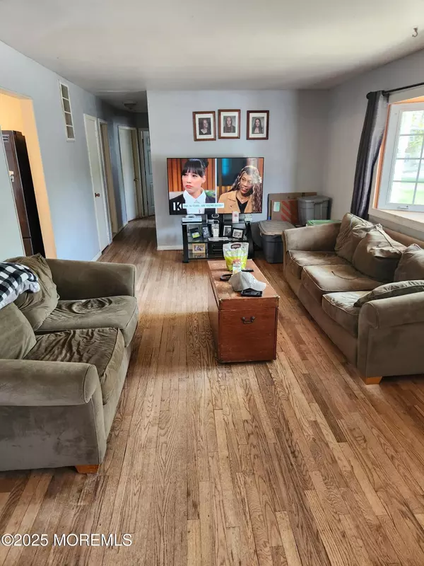 Jackson, NJ 08527,20 Dogwood Drive