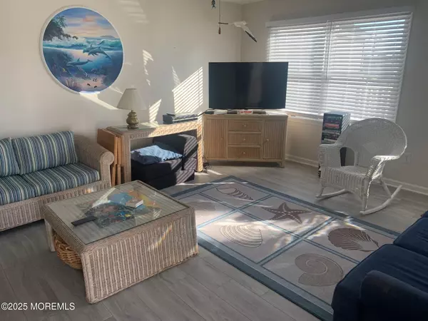 Point Pleasant Beach, NJ 08742,207 Arnold Avenue