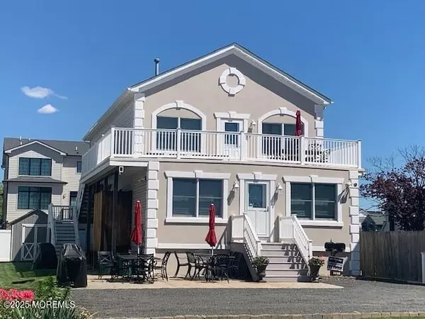 Point Pleasant Beach, NJ 08742,207 Arnold Avenue