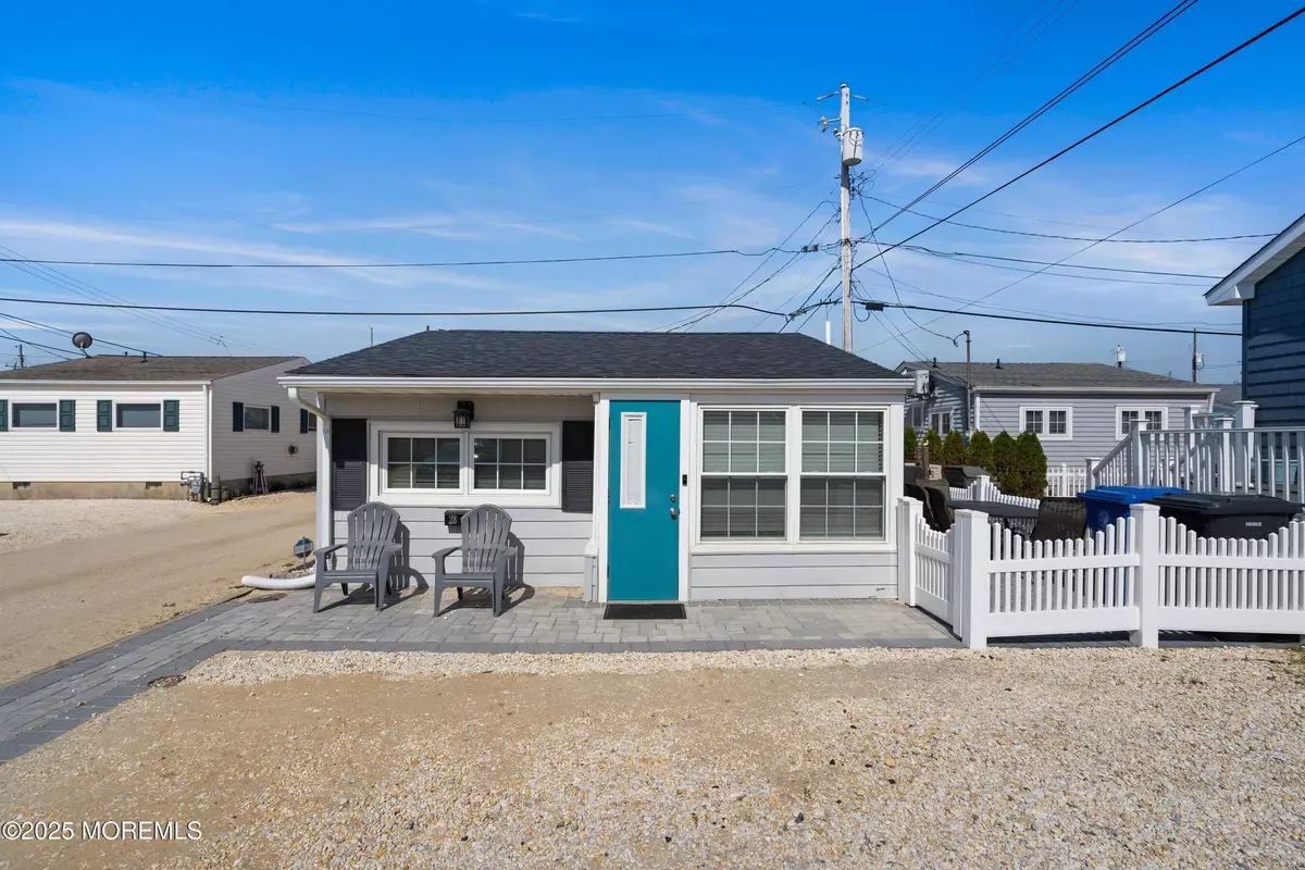 Lavallette, NJ 08735,28 E Marlin Way