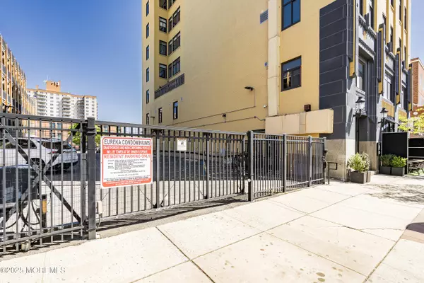 Asbury Park, NJ 07712,601 Bangs Avenue #908