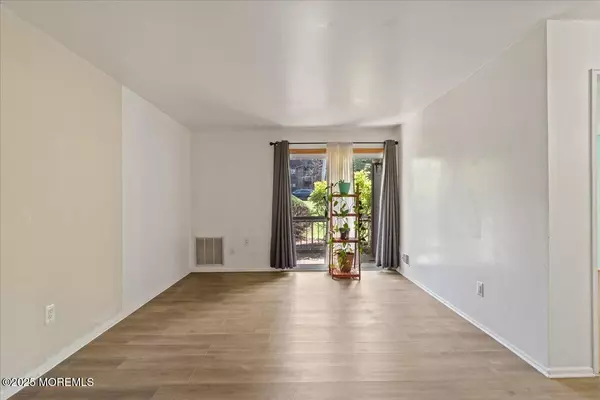 East Windsor, NJ 08512,1213 Country Mill Drive