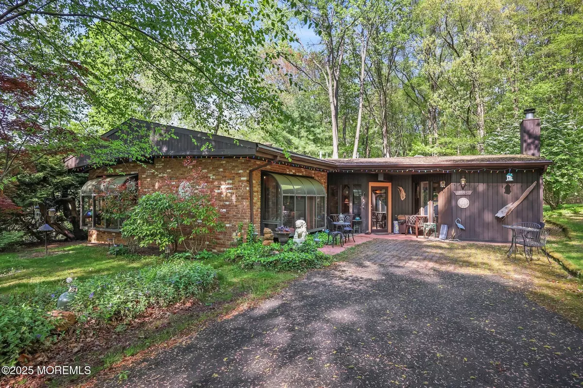 Matawan, NJ 07747,3995 Old Bridge Matawan Road