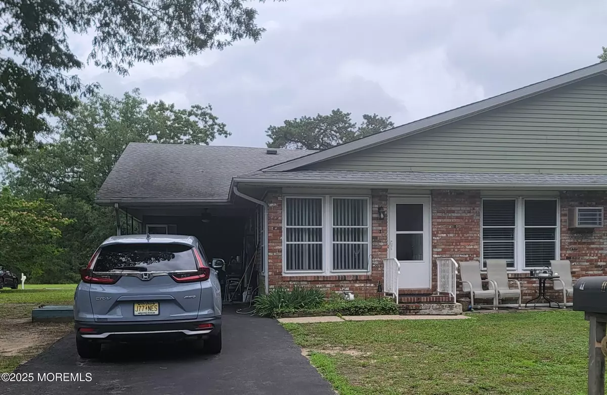Manahawkin, NJ 08050,11 Walnut Road