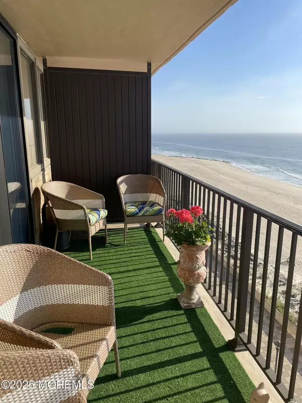 Monmouth Beach, NJ 07750,55 Ocean Avenue #7E