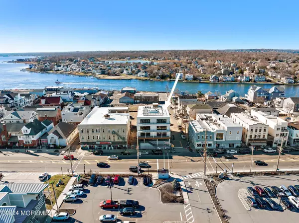 Sea Bright, NJ 07760,1080 Ocean Avenue #402