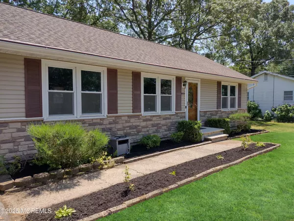 Forked River, NJ 08731,455 Commodore Drive