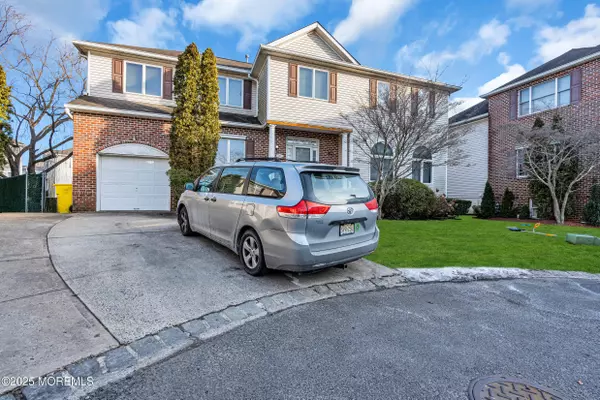 Lakewood, NJ 08701,402 Twin Oaks Drive