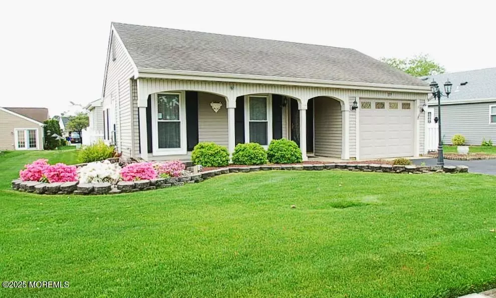 27 Wycombe Way, Manchester, NJ 08759