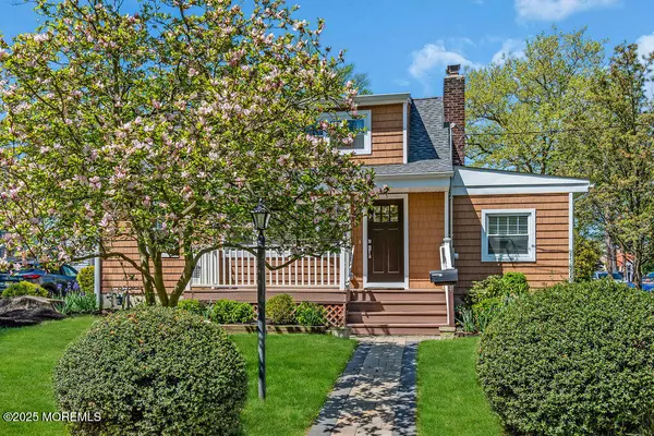 Red Bank, NJ 07701,4 W Lake Road