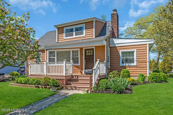 Red Bank, NJ 07701,4 W Lake Road