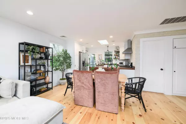 Red Bank, NJ 07701,93 W Westside Avenue