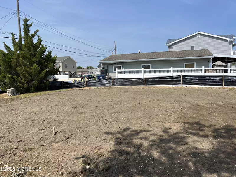 2 W Mohawk Drive, Little Egg Harbor, NJ 08087
