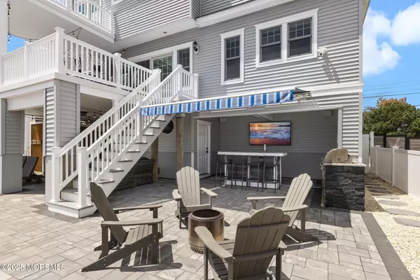 Manahawkin, NJ 08050,11 Barry Lane