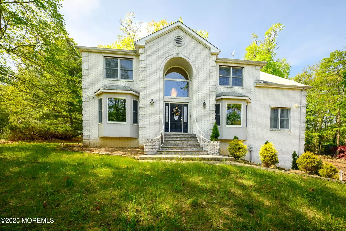Berkeley Heights, NJ 07922,315 Emerson Lane
