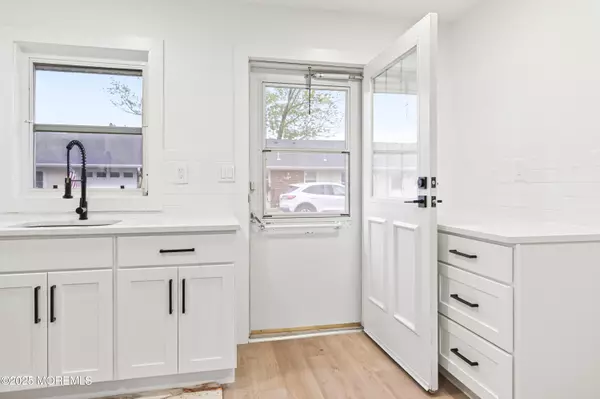 Lakewood, NJ 08701,335 Canterbury Court